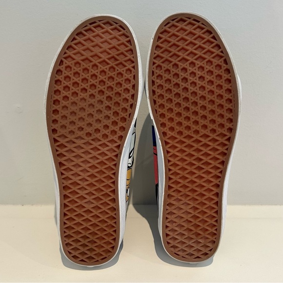 Limited Edition Vans Disney Sk8-HI Mickey & Friends - Picture 8 of 10